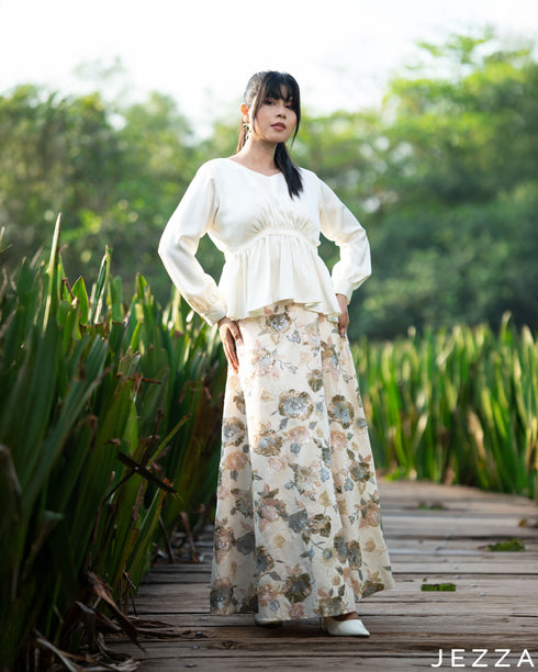 Cream Whisper: Off-White Two-Piece Ensemble 8427/83921