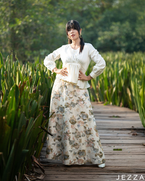 Cream Whisper: Off-White Two-Piece Ensemble 8427/83921