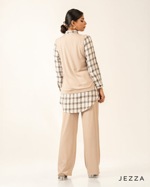 Refined Contrast: Mixed Fabric Top 67791S