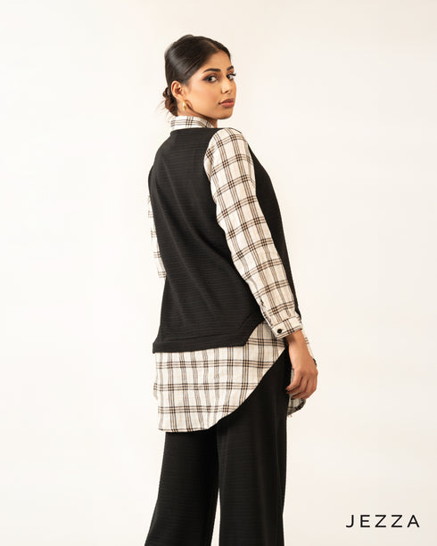 Refined Contrast: Mixed Fabric Top 67931S