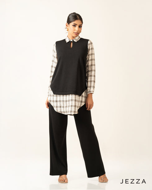 Refined Contrast: Mixed Fabric Top 67931S