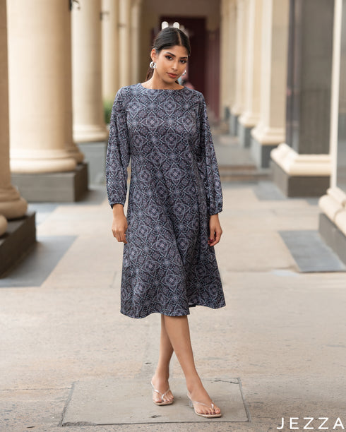 Motif Flow: Satin Round-Neck Midi Top 75781