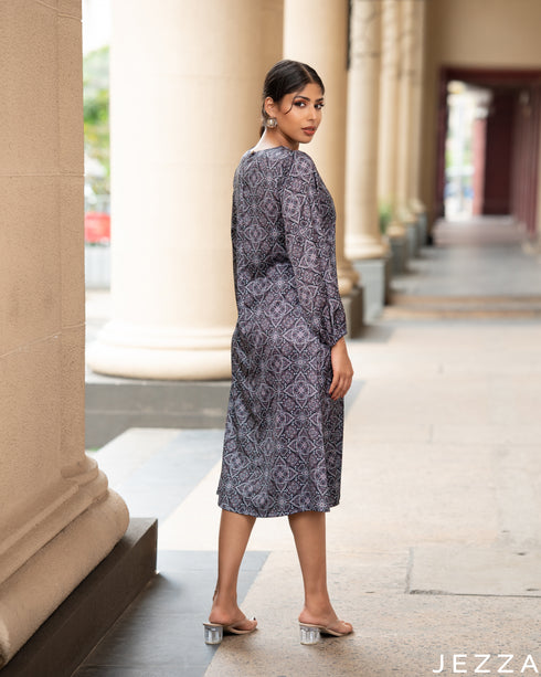 Motif Flow: Satin Round-Neck Midi Top 75781