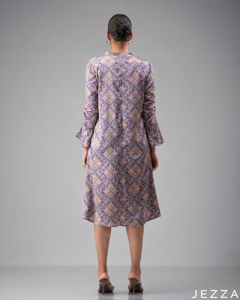 Motif Grace: Satin Mandarin V-Neck Top 77661