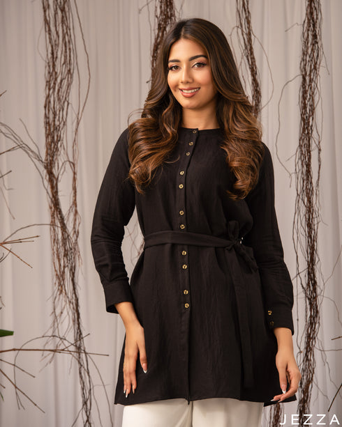 Classic Poise: Black Round-Neck Below-Hip Top 75982