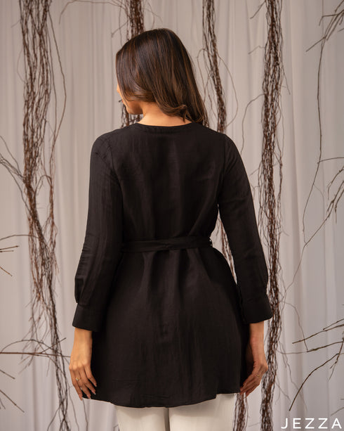 Classic Poise: Black Round-Neck Below-Hip Top 75982