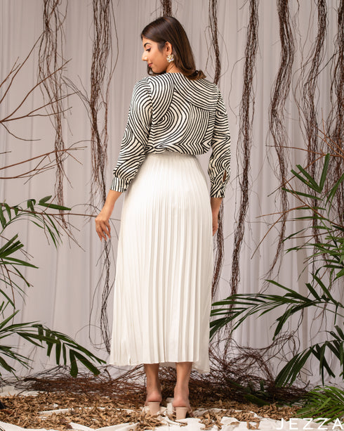 Pure Flow: White Ankle-Length Skirt 72791