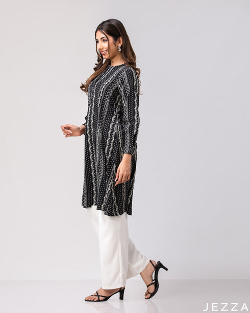 Monochrome Lines: Button-Placket Knee Top 75661