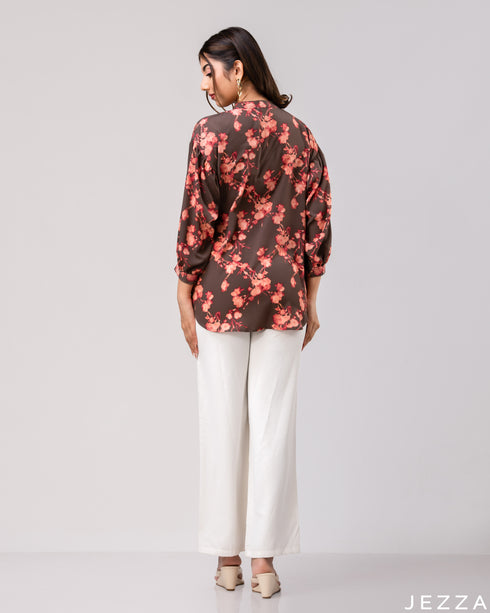 Floral Poise: Mandarin Collar Hip Top 79311