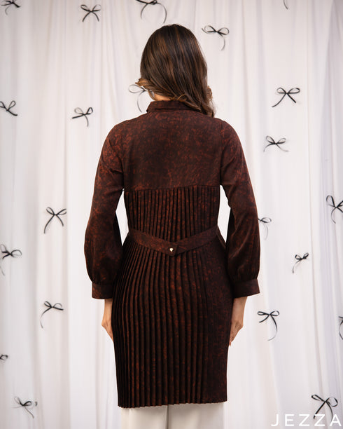 Modern Art: Abstract Collared Below-Hip Top 78411