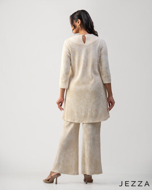 Calm Essence: Above-Knee Top and Pant 71711