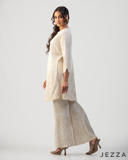 Calm Essence: Above-Knee Top and Pant 71711