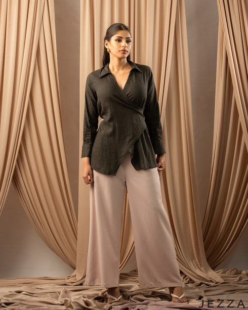 Effortless Utility: The Olive Green Linen V-Neck Top 77281