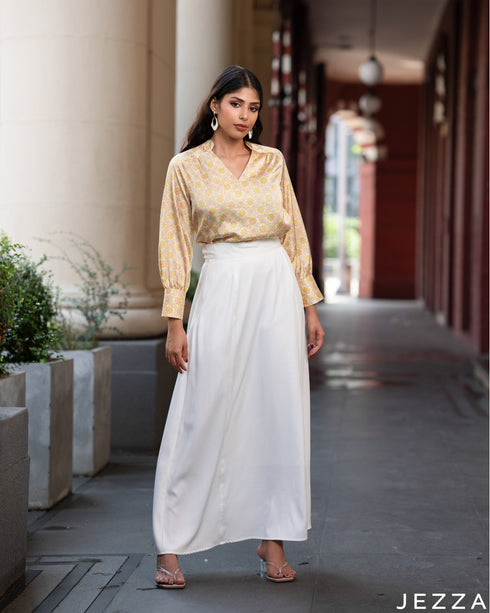 Motif Luxe: Satin Hoodie Hip Top 77851