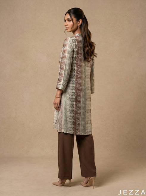 Structured Heritage: Vertical Border Knee Top 79361