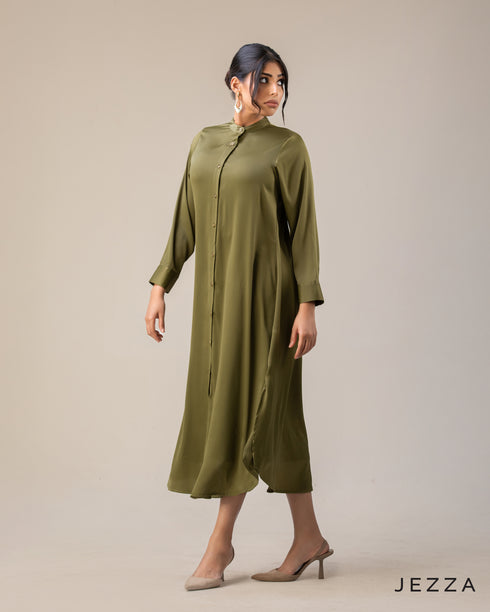 Refined Flow: Crinkle Satin Mandarin-Collar Midi Top 66102