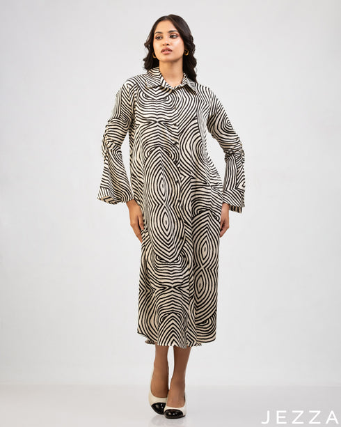 Monochrome Artistry: White-Black Abstract Midi Top 77311