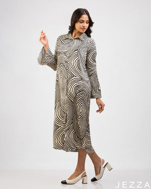 Monochrome Artistry: White-Black Abstract Midi Top 77311