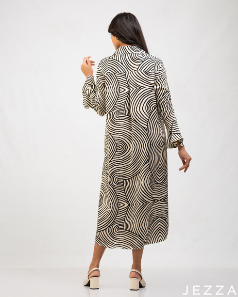 Monochrome Artistry: White-Black Abstract Midi Top 77311