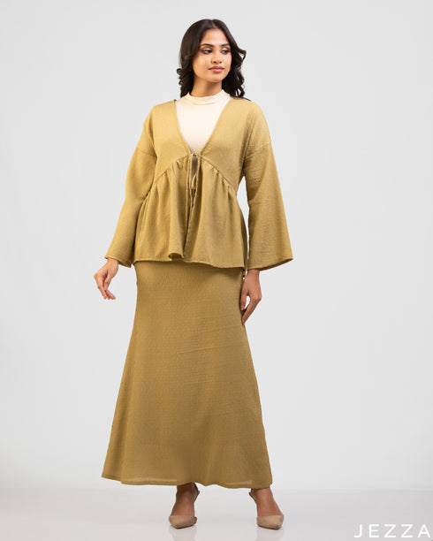 Verdant Poise: Textured V-Neck Set 72091/7210