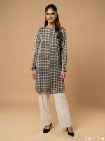 Load image into Gallery viewer, Contemporary Structure: Windowpane Grid Knee Top 82401