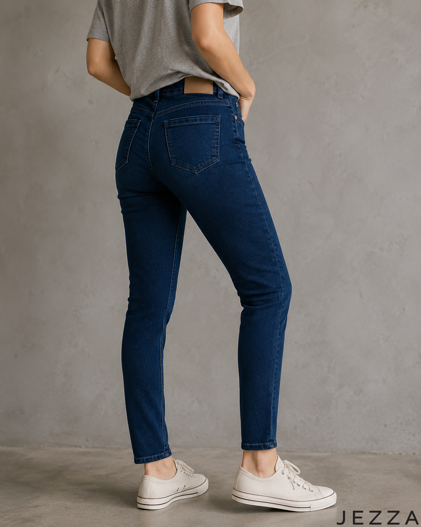 Deep Indigo: Dark Blue Straight-Leg Jeans DL-354 D