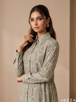 Load image into Gallery viewer, Pattern Muse: Collared Midi Length Top 82351