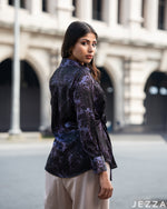 Load image into Gallery viewer, Abstract Elegance: Satin Collared Hip Top 78061