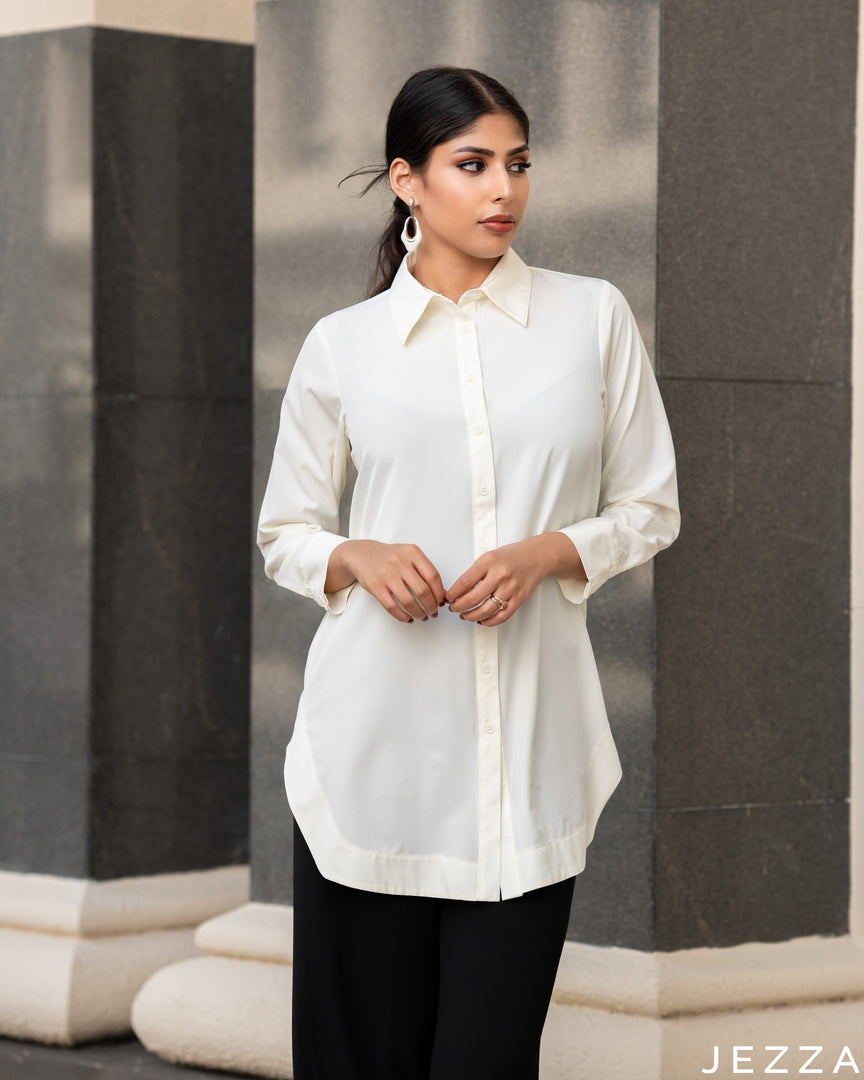 Pure Poise: Ivory Collared Below-Hip Top 51251