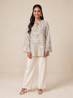 Load image into Gallery viewer, Cotton Below-Hip Tie-Neck Top 93671