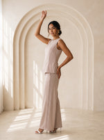 Load image into Gallery viewer, Muslin Birch Sleeveless Hip Top 92611