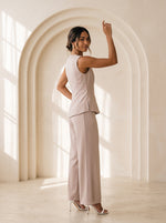 Load image into Gallery viewer, Muslin Birch Sleeveless Hip Top 92611