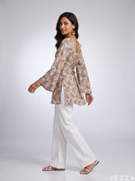 Load image into Gallery viewer, Paisley Contour: Fitted Below Hip Top 87531