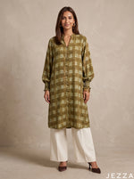 Load image into Gallery viewer, Linear Field: Window Pane Knee Top 82241