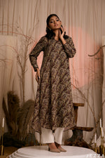 Load image into Gallery viewer, Paisley Line: Mandarin V-Neck Midi Top 82361