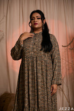 Load image into Gallery viewer, Motif Thread: Mandarin Neck Maxi Dress 83631