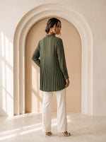 Load image into Gallery viewer, Jungle Green High Neck Top 90152