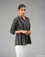 Load image into Gallery viewer, Linear Elegance: Black &amp; White Hip Top 72681