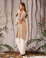 Load image into Gallery viewer, Linear Poise: Mandarin Collar Knee Top 79201