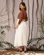 Load image into Gallery viewer, Modern Flair: Abstract Print Crop Top 79241