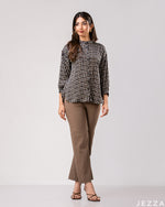 Load image into Gallery viewer, Floral Poise: Mandarin Collar Hip Top 77511
