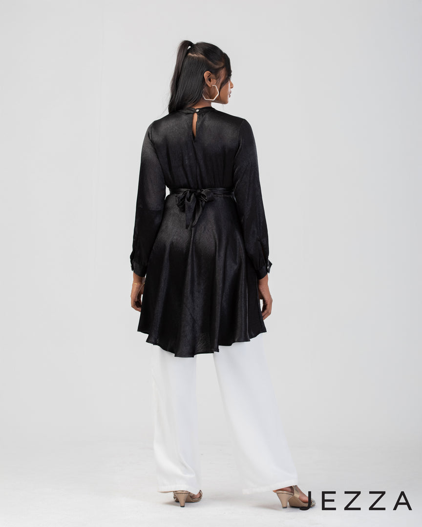Gleaming Satin Top with a Twist 62521