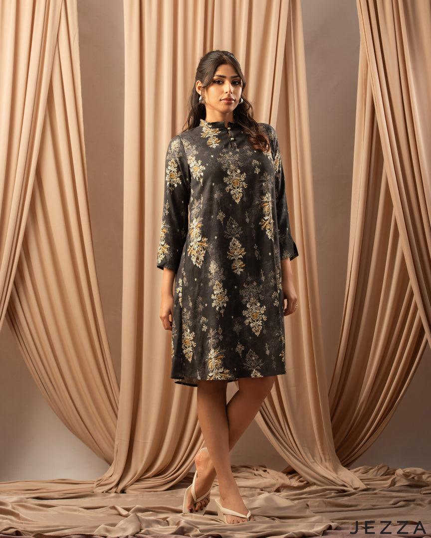Calm Contours: Relaxed Cotton Top in Motif Print 76321