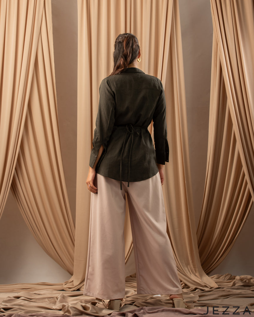 Effortless Utility: The Olive Green Linen V-Neck Top 77281