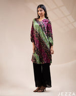 Load image into Gallery viewer, Modern Poise: The Relax-Fit Satin V-Neck Knee Top 76281