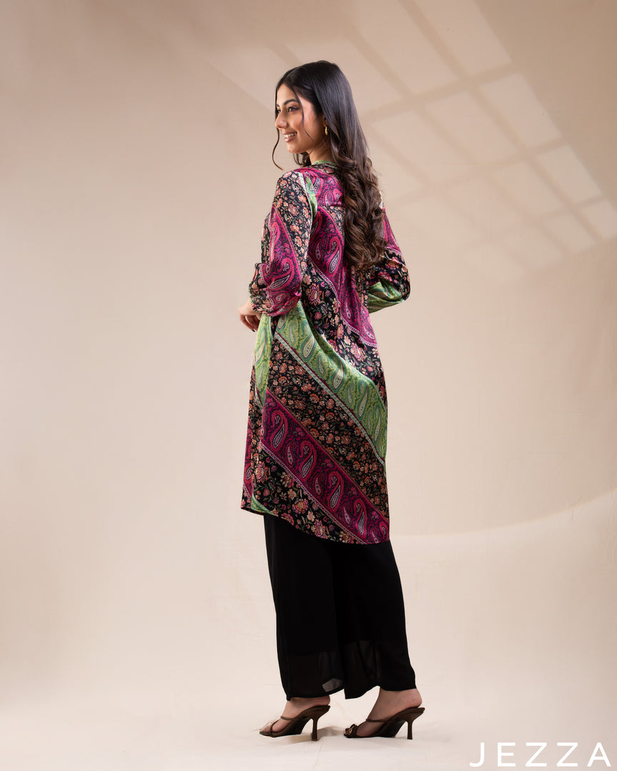 Modern Poise: The Relax-Fit Satin V-Neck Knee Top 76281