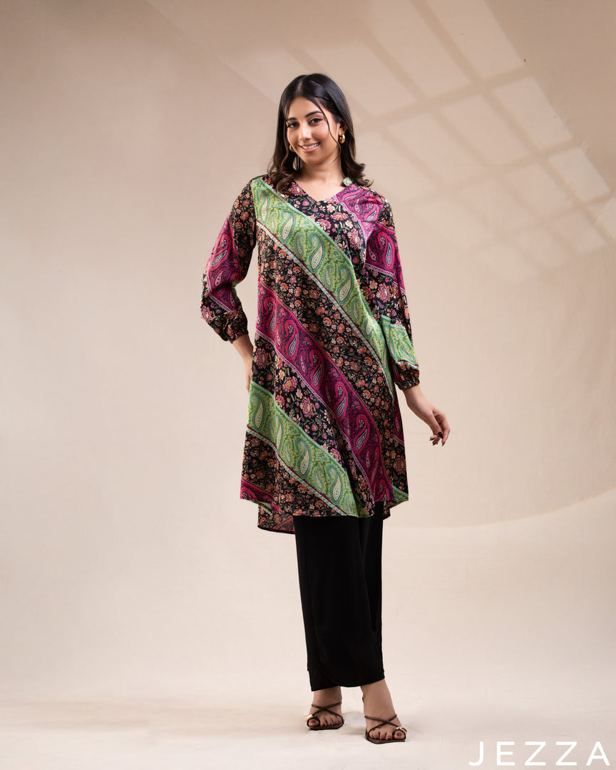 Modern Poise: The Relax-Fit Satin V-Neck Knee Top 76281