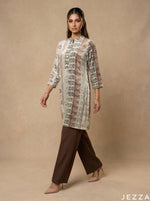 Load image into Gallery viewer, Structured Heritage: Vertical Border Knee Top 79361