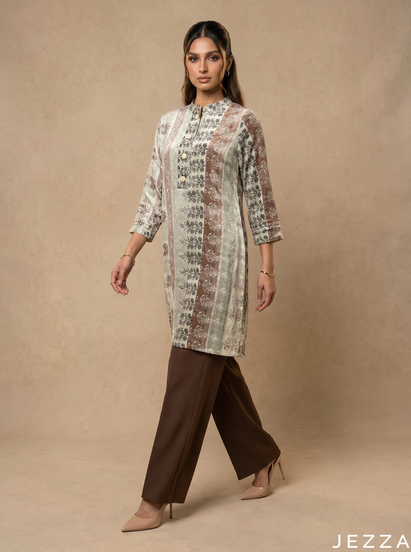 Structured Heritage: Vertical Border Knee Top 79361