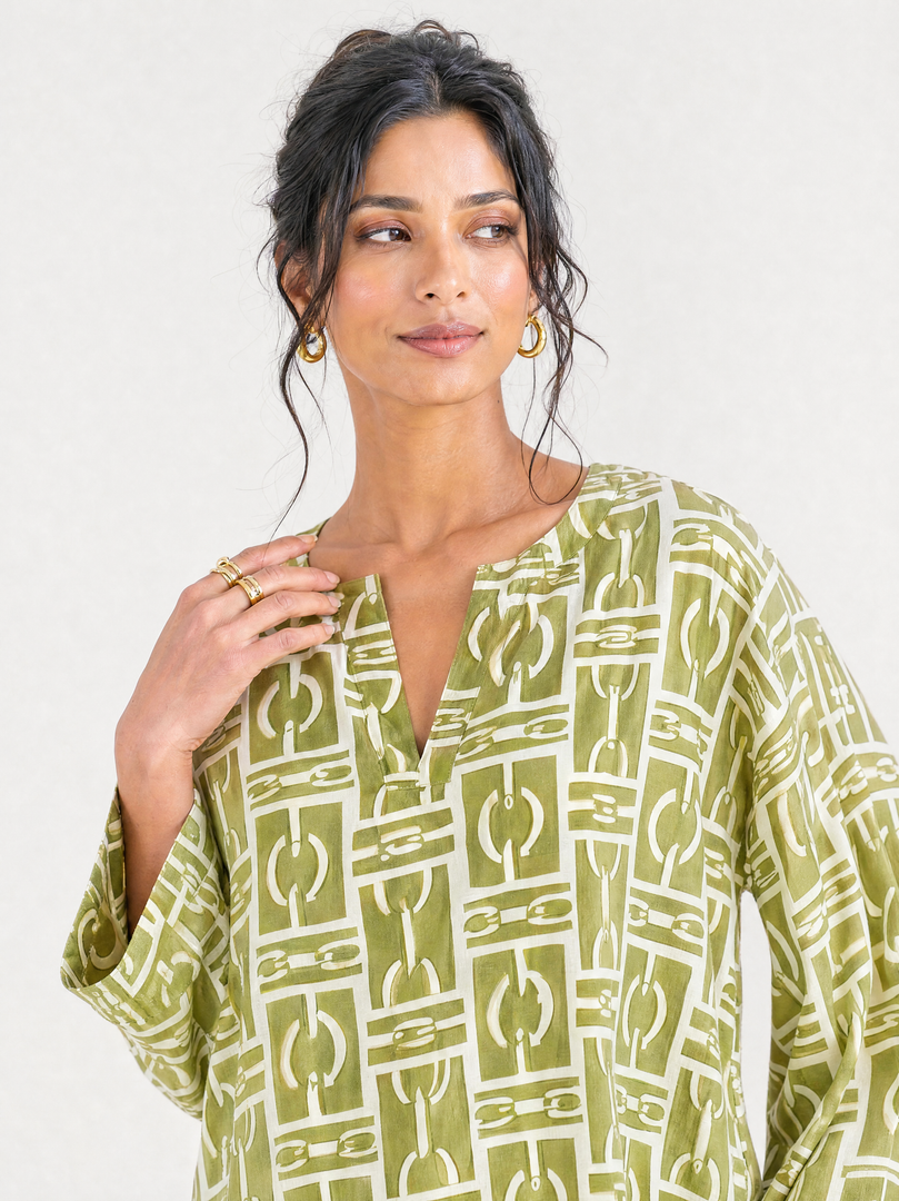 Geometric Print V-Neck Above Knee Top 95191